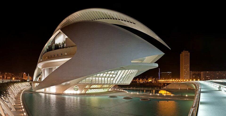 1280px-El_Palau_de_les_Arts_Reina_Sofía,_Valencia_-_Jan_2007